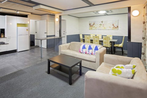 Kirwan 39 - Hotel Gold Coast 0