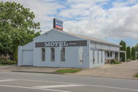 Book Koo Wee Rup Accommodation Vacations Hotel Gold Coast Hotel Gold Coast