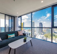 KOZYGURU BROADBEACH AMAZING VIEW 2 BED APT  FREE PARKING WALK TO BEACH QBR004 - Hotel Gold Coast