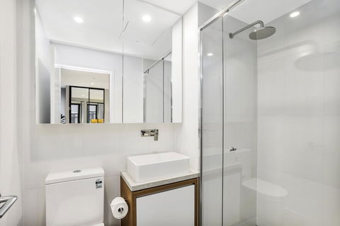 KOZYGURU FORTITUDE VALLEY DESIGNER GRADE 2 BED APT FREE PARKING QFV179-1401 - Hotel Gold Coast 2