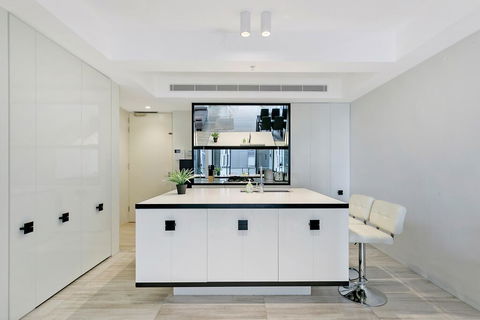 KOZYGURU HAYMARKET SYDNEY CITY VIEW 2 BED STUNNING APT NHA178-1206 - Hotel Gold Coast 1