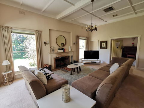Lake House Benalla - Hotel Gold Coast 2