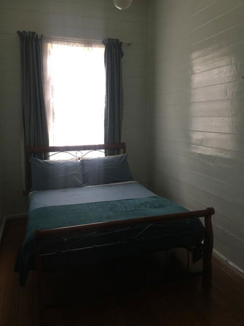 Lake Leake Inn - Hotel Gold Coast 1