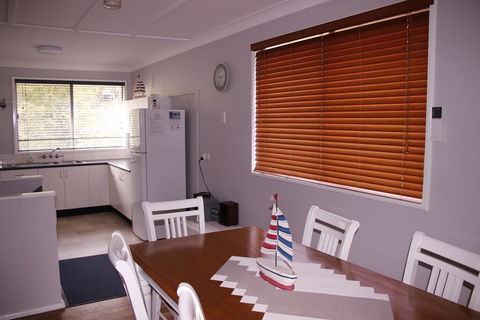 Lakes Edge Cottage - Hotel Gold Coast 3