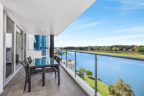 Lakeside Family Oasis With Pool, Gym And Balcony - Hotel Gold Coast 3