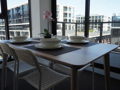 Large 2BR+Comfy+Parking Included - Hotel Gold Coast 3