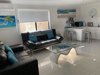 Book Barrack Point Accommodation Vacations Hotel Gold Coast Hotel Gold Coast