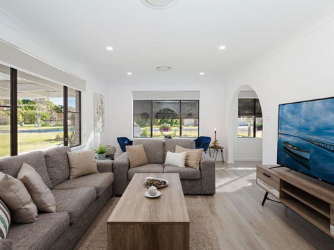 Le Maison, 77 Horace St - Stunning House With Ducted Air, WIFI And Linen Provided - Hotel Gold Coast 1