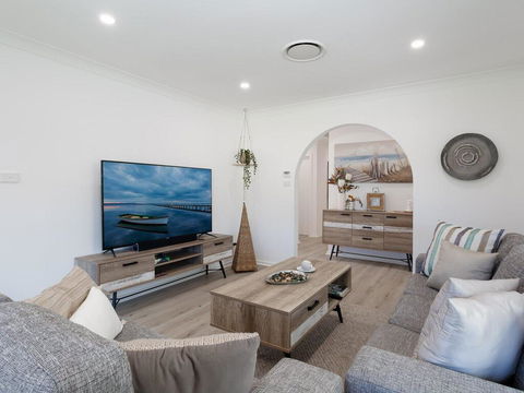 Le Maison, 77 Horace St - Stunning House With Ducted Air, WIFI And Linen Provided - Hotel Gold Coast 2