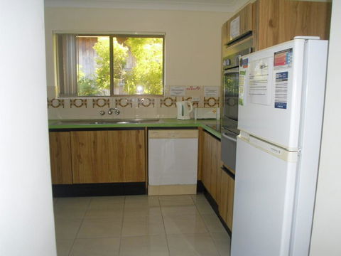 Light, Airy 1st Floor Unit - Marbrin Close, Bellara - Hotel Gold Coast 1