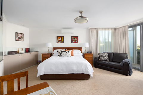 Luna Blu - Luxury B&B - Hotel Gold Coast 1