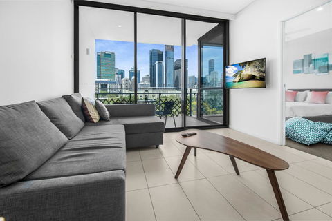 Luxe Apartment With Balcony And Pool Near Galleries - Hotel Gold Coast 0
