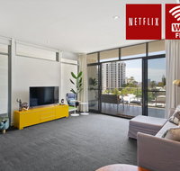 Luxe Furnished City Skyline Views - Hotel Gold Coast