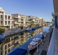 Luxurious Mandurah Marina Apartment - Hotel Gold Coast
