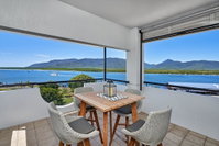 Luxury Cairns Penthouse Apt with Ocean Views 903