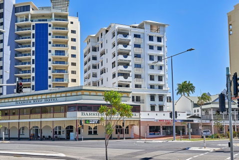 Luxury Cairns Penthouse Apt With Ocean Views (903) - Hotel Gold Coast 1