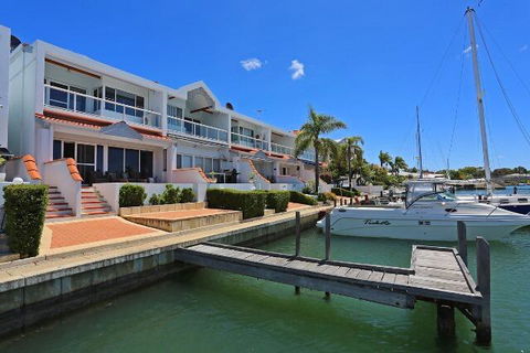 Luxury Canal Vista - Hotel Gold Coast 1