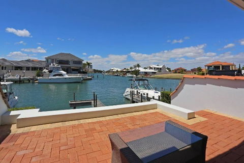 Luxury Canal Vista - Hotel Gold Coast 3