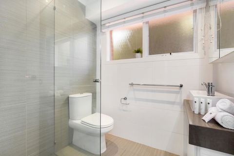Luxury Family-size Home In Smart Beachside Suburb - Hotel Gold Coast 3