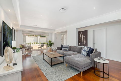 Luxury Family-size Home In Smart Beachside Suburb - Hotel Gold Coast 0