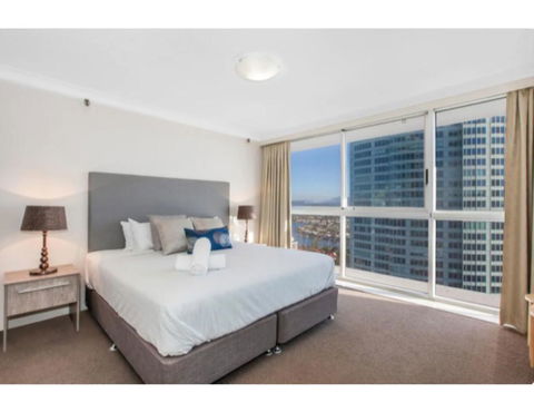Luxury Holiday Escape High Above Surfers Paradise - Hotel Gold Coast 2