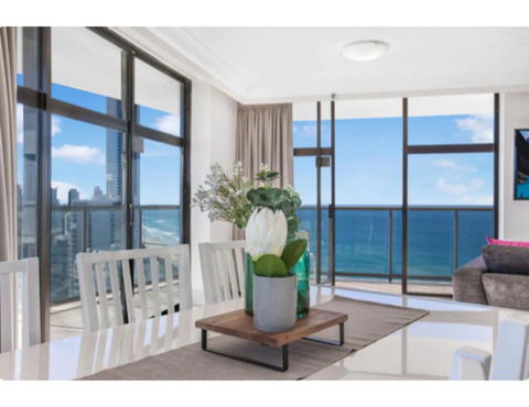 Luxury Holiday Escape High Above Surfers Paradise - Hotel Gold Coast 1