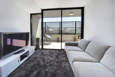 Luxury Large Modern Apartment Close To City, Parks, Shops And Public Transport - Hotel Gold Coast 2