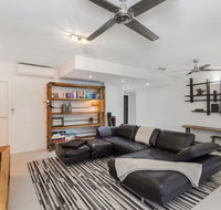 Luxury Pool Side Apartment in Beachfront Resort - Hotel Gold Coast