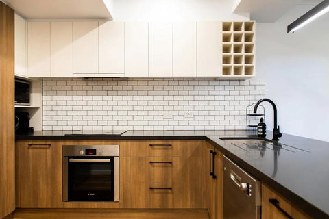 Luxury Spacious 2 Bedroom Fitzroy Apartment - Hotel Gold Coast 1