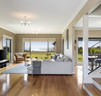 LUXURY WATERFRONT FAMILY HOME-TASMANIA I-L'Abode - Hotel Gold Coast