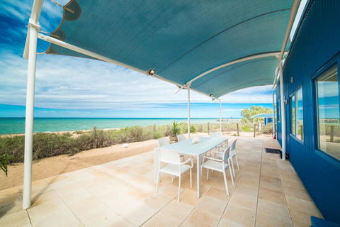 Mackerel Islands - Hotel Gold Coast 0