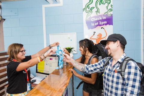 Mad Monkey Backpackers Waterfront - Hotel Gold Coast 0