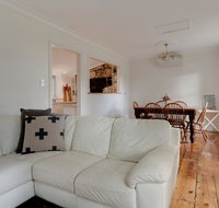 Magnetic Cottage circa 1850's - Hotel Gold Coast