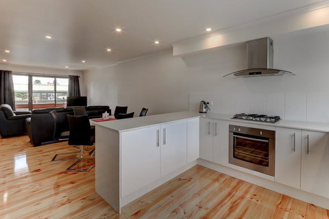 Malseeds - Hotel Gold Coast 0