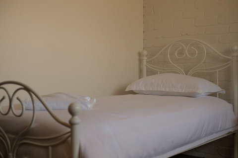 Malseeds - Hotel Gold Coast 3