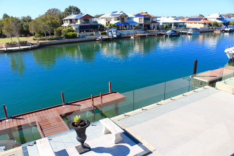 Mandurah Dolphin Escape - Hotel Gold Coast 0
