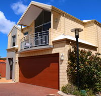 MANDURAH on the TERRACE - Hotel Gold Coast