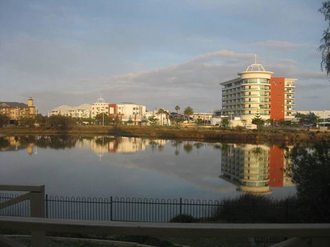Mandurah Overlooking The Marina - Hotel Gold Coast 0