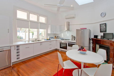 Manly Beachside 2 Bedroom House - Hotel Gold Coast 3