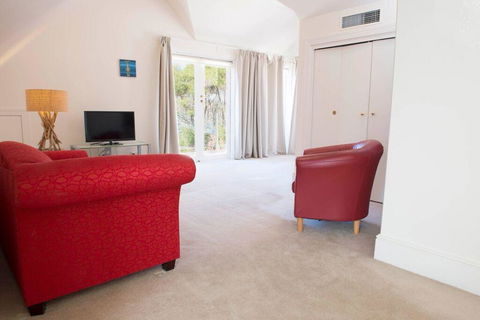 Manly Magic - Hotel Gold Coast 2