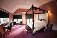 Book Sherbrooke Accommodation Vacations Hotel Gold Coast Hotel Gold Coast