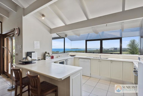 Mcauleys Beach House - Hotel Gold Coast 3