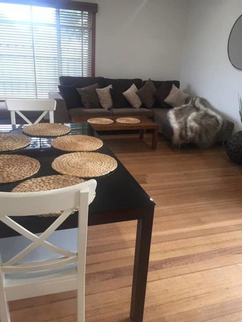Melbourne Delightful & Comfortable Home. Sleeps 10. Walk To Train. 17 Km From CBD. - Hotel Gold Coast 3