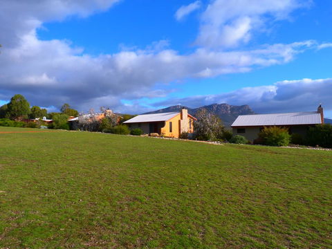Meringa Springs - Hotel Gold Coast 2