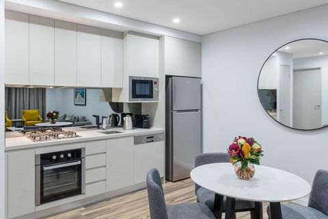 Meriton Suites Bondi Junction - Hotel Gold Coast 1