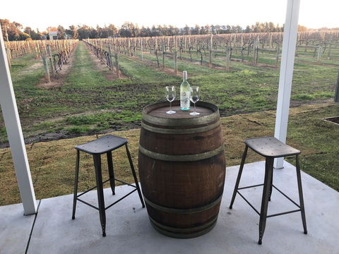 Milawa Vineyard Views - Guesthouse 1 - Hotel Gold Coast 0