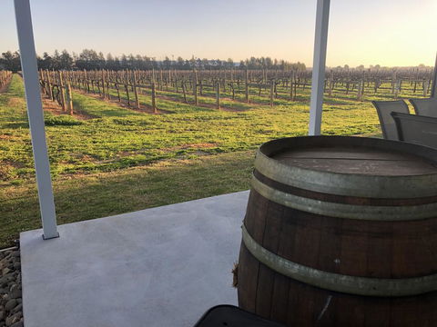 Milawa Vineyard Views - Guesthouse 1 - Hotel Gold Coast 2