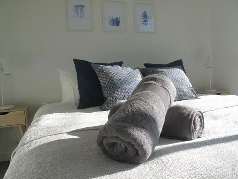 Modern 3 Bedroom Apt With FREE Parking, Netflix, Wifi & Welcome Wine By BnB Pro - Hotel Gold Coast 0