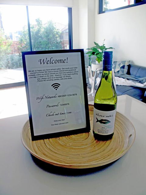 Modern 3 Bedroom Apt With FREE Parking, Netflix, Wifi & Welcome Wine By BnB Pro - Hotel Gold Coast 3