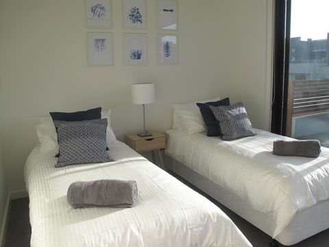 Modern 3 Bedroom Apt With FREE Parking, Netflix, Wifi & Welcome Wine By BnB Pro - Hotel Gold Coast 2
